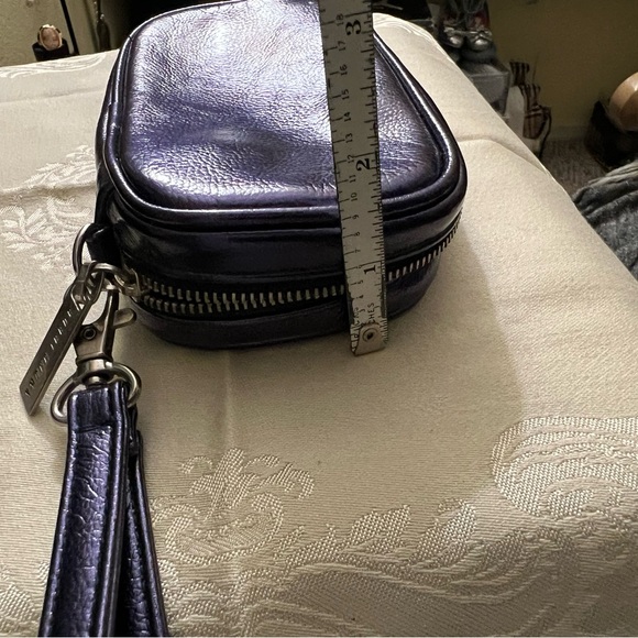 BOBBI BROWN mini wristlet dark blue pouch and white beaded coin porch. - Picture 10 of 16